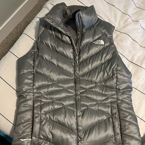 North face silver vest